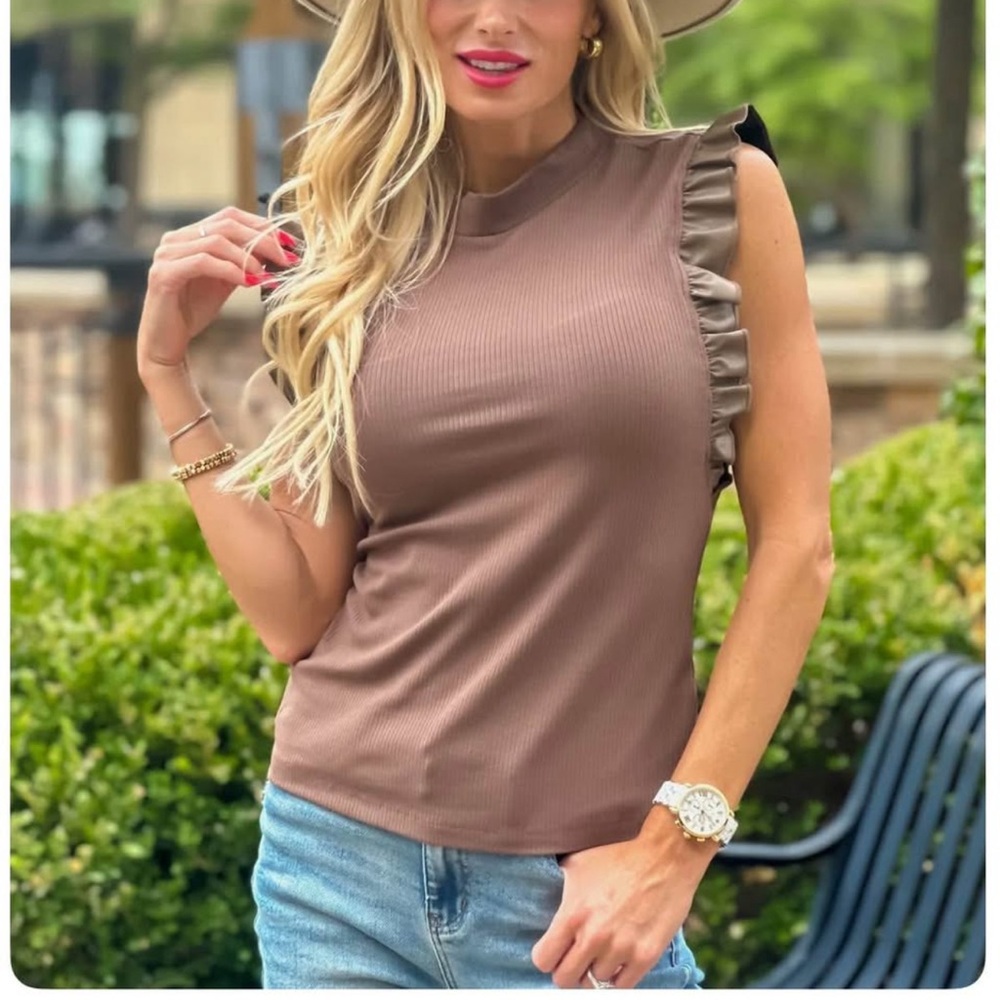 Pleather pleated sleeve top by Doe & Rae, Size SMALL,